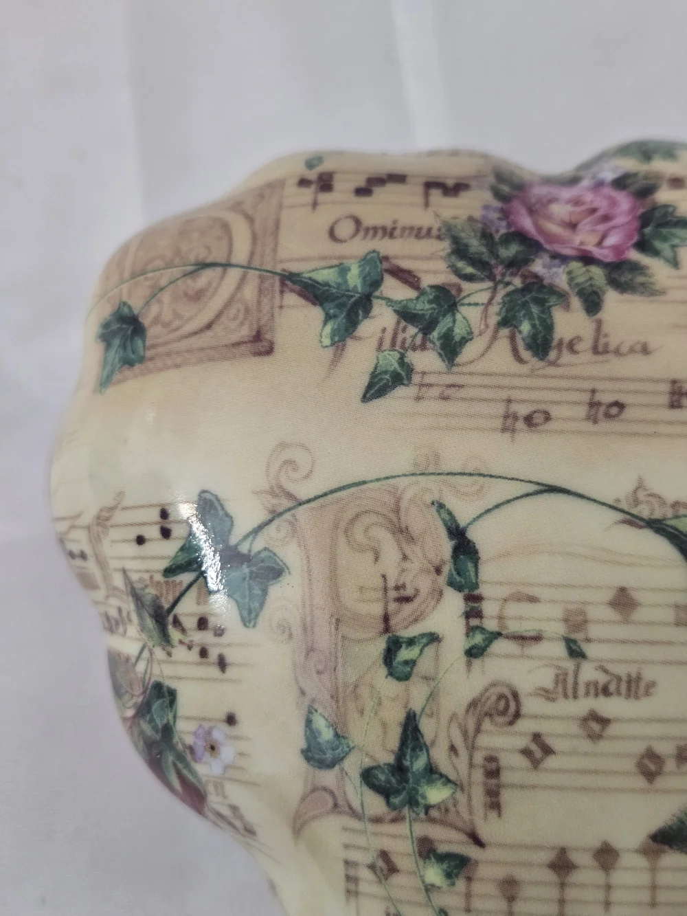 I Godinger Antique Reflections Heart Trinket Box Roses Music Floral Porcelain